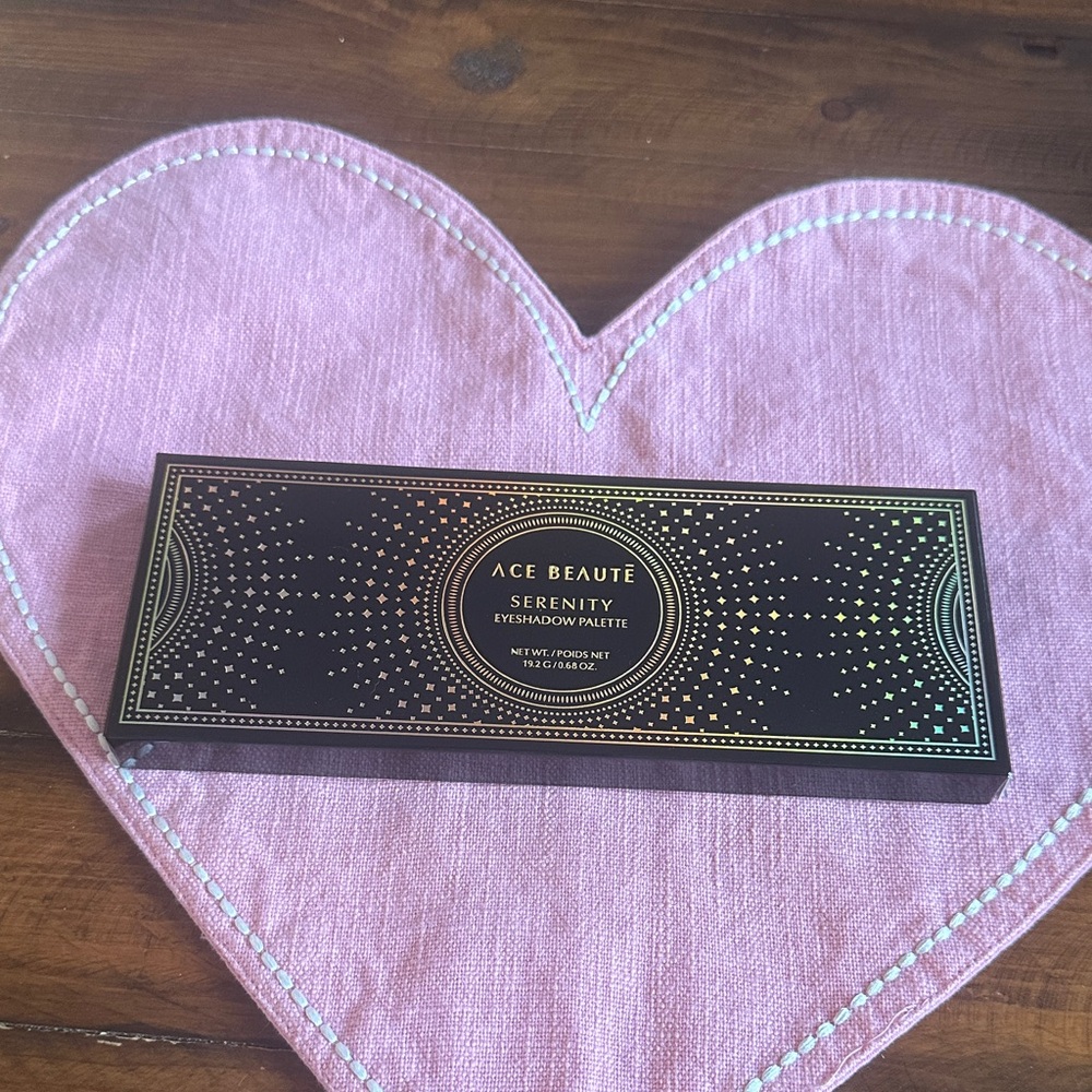 Ace Beaute Serenity Eyeshadow Palette